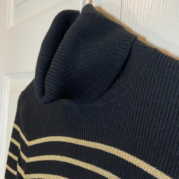 Lauren Ralph Lauren Women's Black and Gold‎ Ribbed Turtleneck Sweater Size M - Picture 7 of 7
